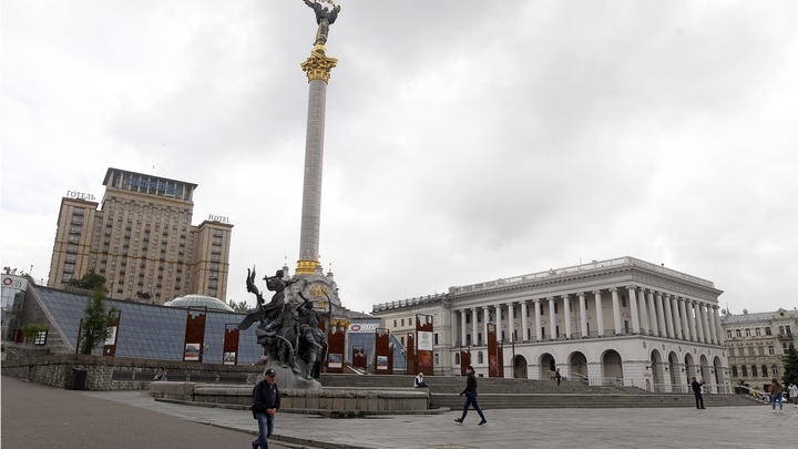 Побег под дырявый зонтик Киева. Сенсацию дня разоблачили одним фактом