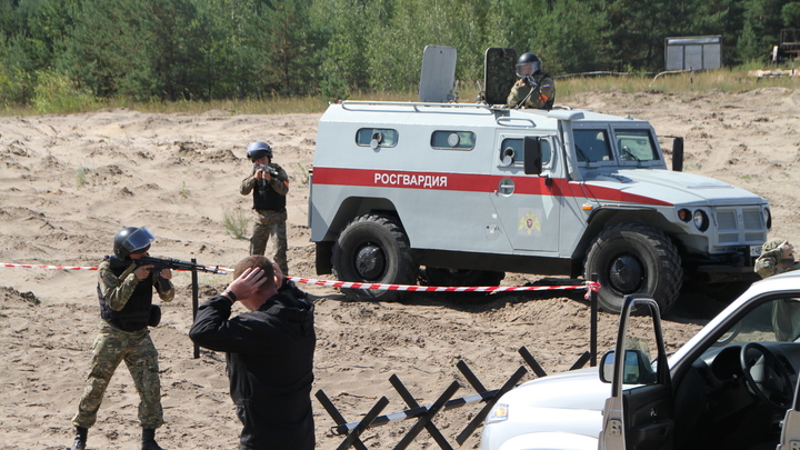 Нижегородские ОМОНовцы потренировались в уничтожении бандитов