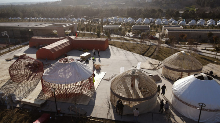 В Турции возвели целый аул юрт благодаря помощи жителей Казахстана В Турции возвели целый аул юрт благодаря помощи жителей Казахстана