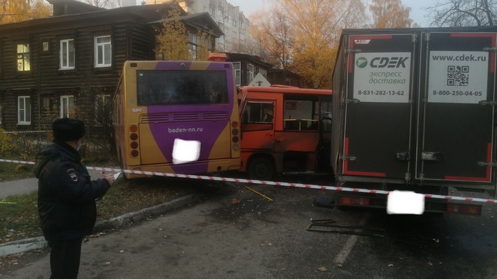 В Нижнем Новгороде число пострадавших в тройном ДТП достигло 18 человек