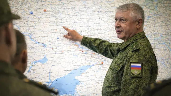 Буданов* улыбался Костюкову, пока ГУР планировало убийство генерала? Охота на самых секретных командиров. Про покушение знали за три дня