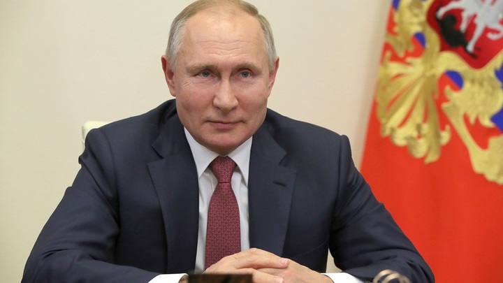 Никто не в силах сломить волю миллионов: Путин поздравил новые регионы с Днём воссоединения