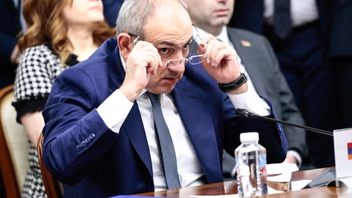 Пашинян загнан в угол: почему премьер Армении боится подписывать мир с Азербайджаном