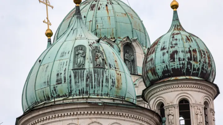 Священник Бородин объяснил, стоит ли бояться проклятий и злых пожеланий