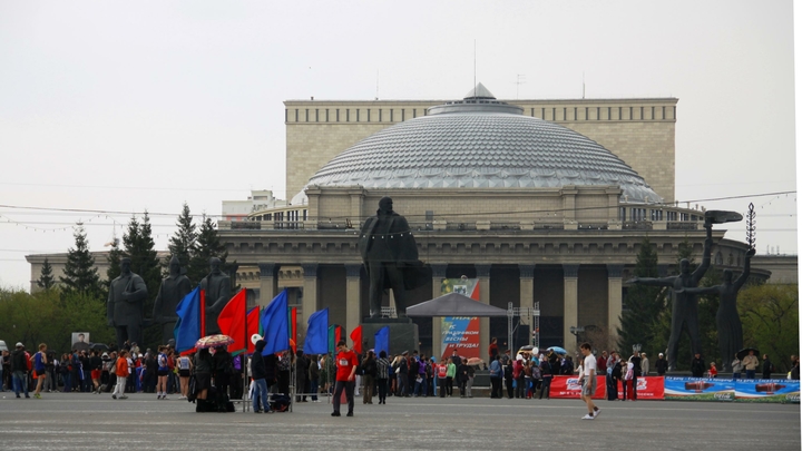 Мэрия Новосибирска выгоняет арендатора участка за гостиницей «Центральная»