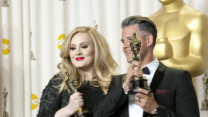 Вот она, карантинная диета! Адель так резко похудела, что все фанаты ненадолго забыли про пандемию