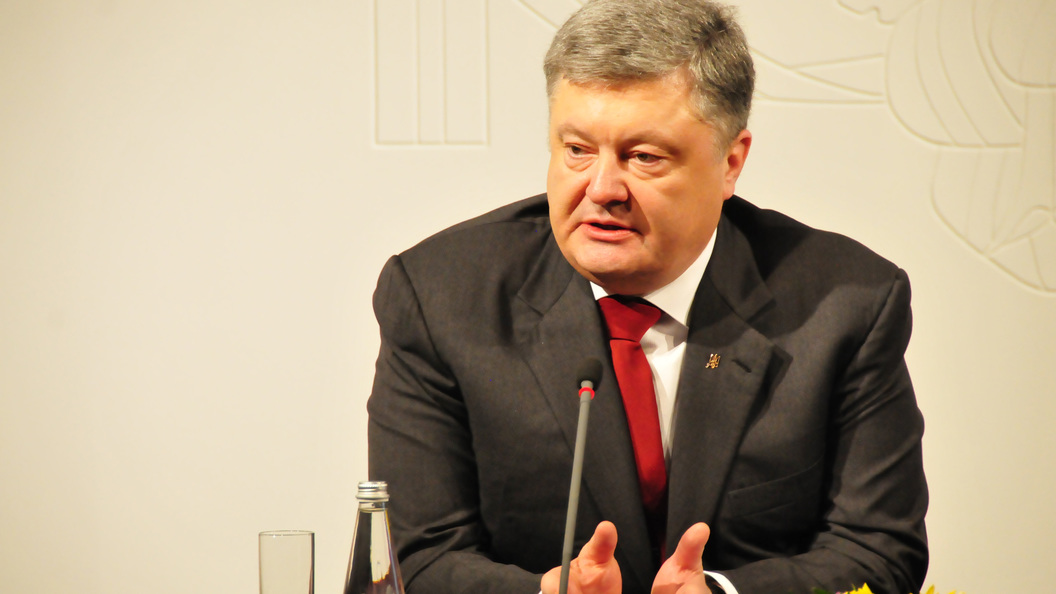 Порошенко введет биометрический контроль для граждан России Порошенко введет биометрический контроль для граждан России