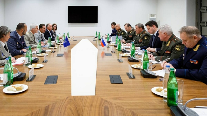 Военачальники России и НАТО встретились в Азербайджане обсудить судьбу Европы