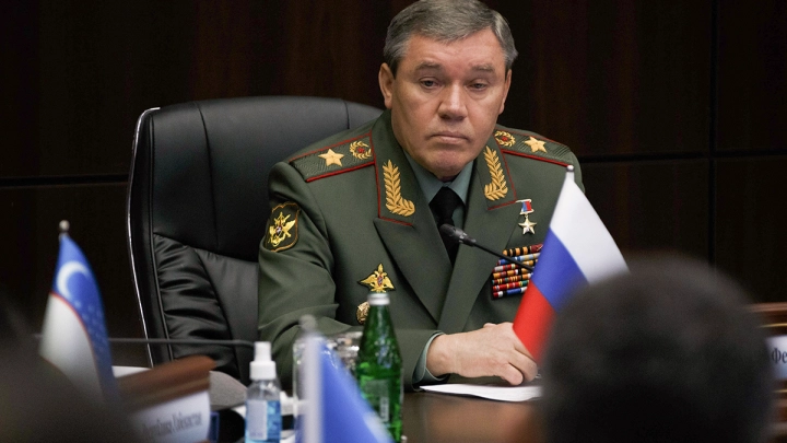 Куда пропал генерал Герасимов? После слухов о реформе Белоусова глава Генштаба появился в зоне спецоперации