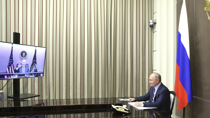 За что?: Важную деталь закрытой беседы Путина и Байдена раскрыл помощник президента