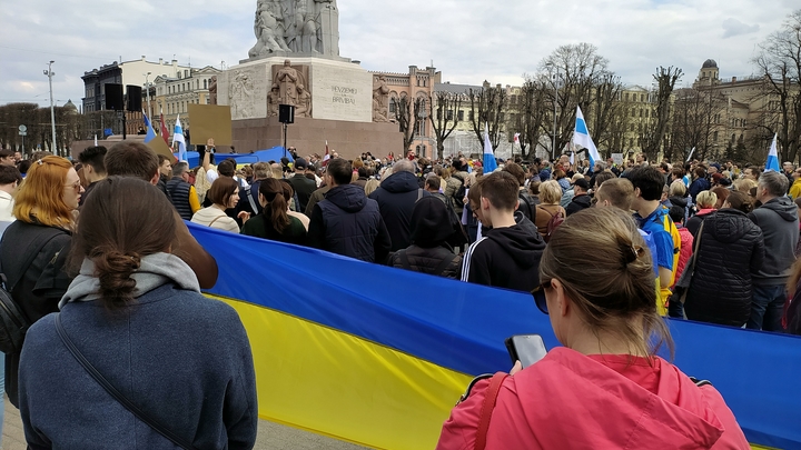 Ясно…: Жители Нарвы отказались помогать украинским беженцам