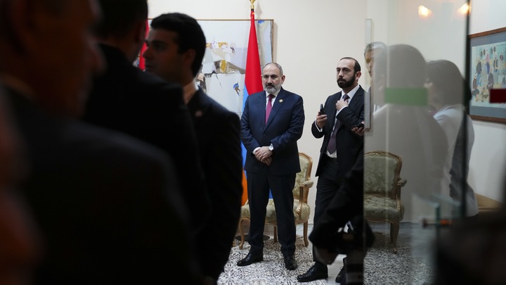 На официальном ужине в Тунисе прозвучала армянская музыка. Премьер Армении завершил визит