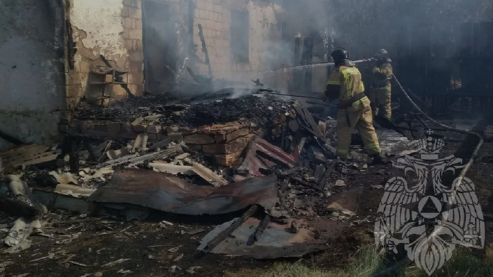 Молодой мужчина погиб на пожаре в Челябинской области