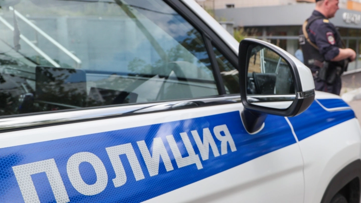 Похитители 15-летней сибирячки вышли на связь: Кадры с плачущей девочкой из плена расходятся в Сети