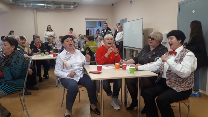 Молодёжь экзаменует пожилых: в г.о. Пушкинском прошёл необычный квиз