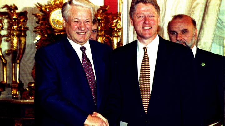 Билл, отдай: Как Ельцин опозорился на весь мир - вспоминать стыдно до сих пор