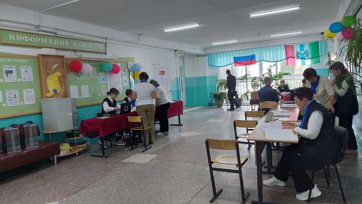 Депутат Госдумы Олег Иванинский проголосовал на выборах губернатора из Луганска