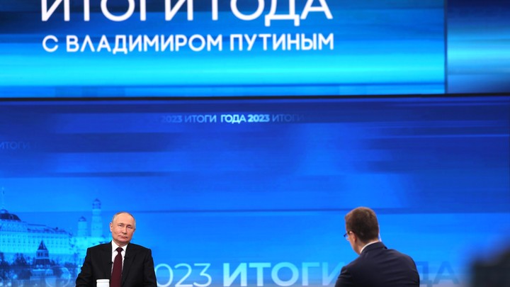 Нет, не так!: Песков смутился, когда Путин одёрнул