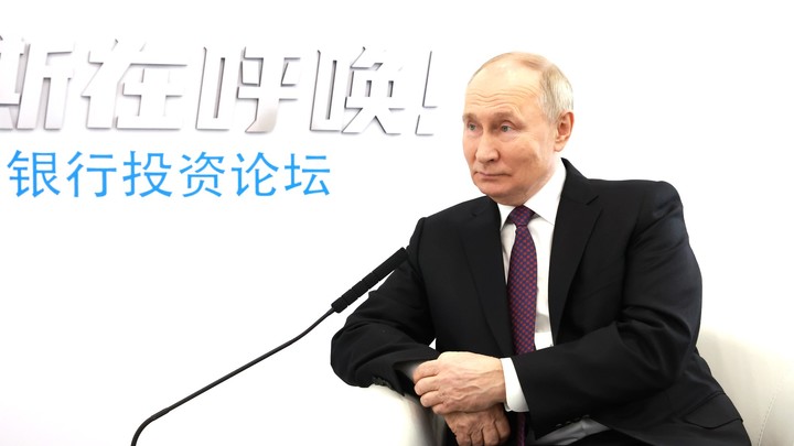 Путин пошутил на встрече с принцем Омана, что Костин может стать султаном