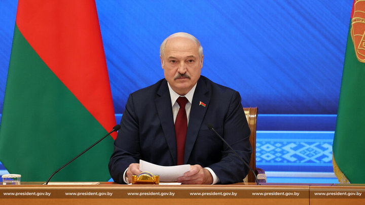 «Гадать не надо»: Лукашенко не стал раскрывать, когда покинет пост президента