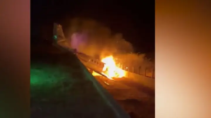 Появилось видео горящего самолета певца Вакьеро