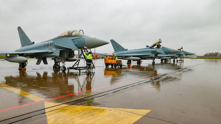 Киев зря раскатал губу: В WP объяснили, почему США не спешат с поставками F-16