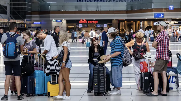 Суровый день для Минтранса. Но всё сразу заработало. Безумие в Шереметьево оставлено