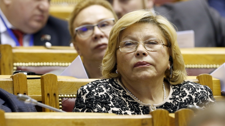Депутат Драпеко раскритиковала Пугачёву, Хаматову, Макаревича* и назвала их гадостью