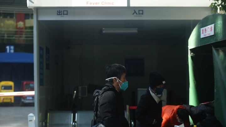 Новый быстрый вирус из Китая: Более 7 тысяч больных в сутки