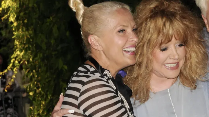 Допрыгались, кормилицы вы наши!: Пугачёвой и Вайкуле наконец-то заинтересовались? Инсайдер рассказал об ультиматуме из Кремля