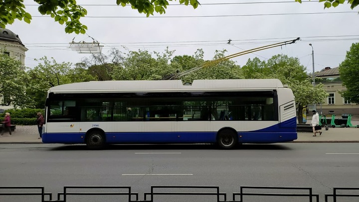 В Ростове восстановили троллейбусную контактную сеть, пострадавшую из-за загоревшегося автобуса