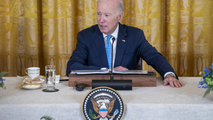 Очередная претензия к Китаю: Байден от шаров перешёл на зверей