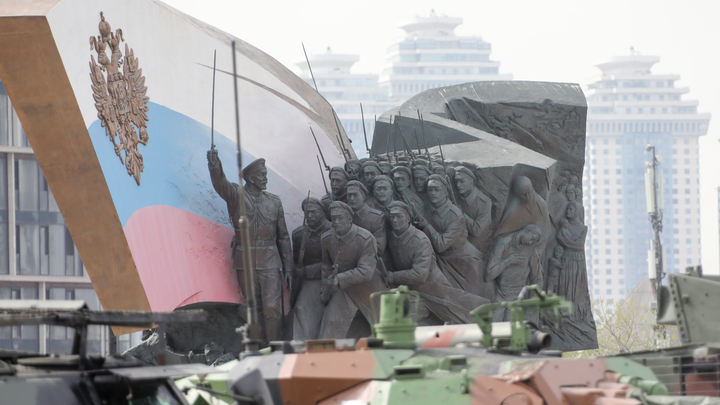 Блогер Шпак оскорбительно отозвался о Дне Победы. Русские ответили гневно и в рифму