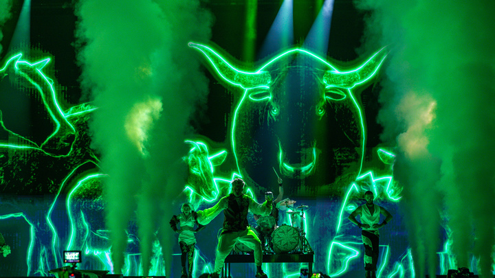 Пернатые певцы и победа за деньги: Как Запад растерзал музыкальный конкурс Евровидение