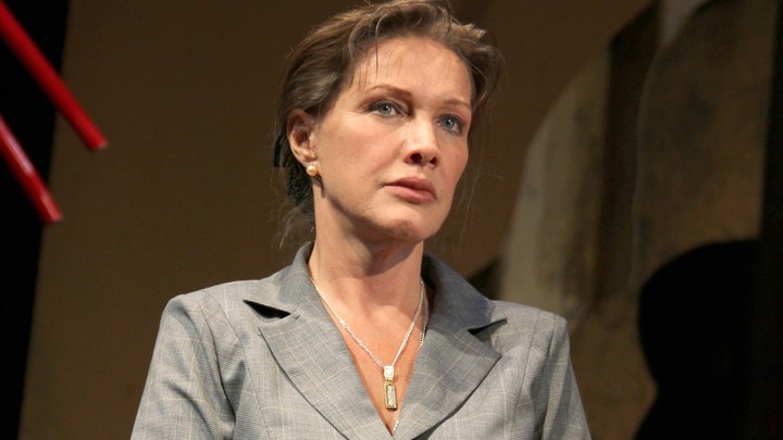 Елена Проклова поскандалила с Людмилой Поргиной в «Прямом эфире»