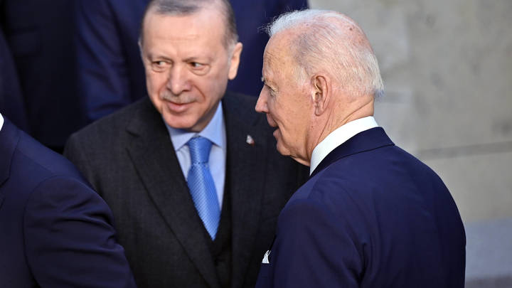 Эрдоган заявил о недоверии западным политикам. Подвела история 23-летней давности