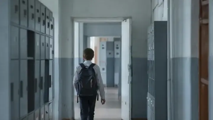 Строгий отец или отчим с арбалетом? Что выяснилось о семье напавшего на школу подростка