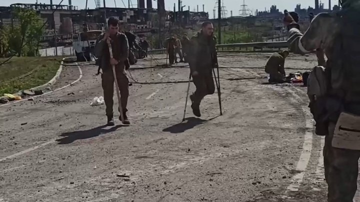 Химики, солдаты, полицейские: Взятые в плен в Мариуполе открещиваются от Азова*