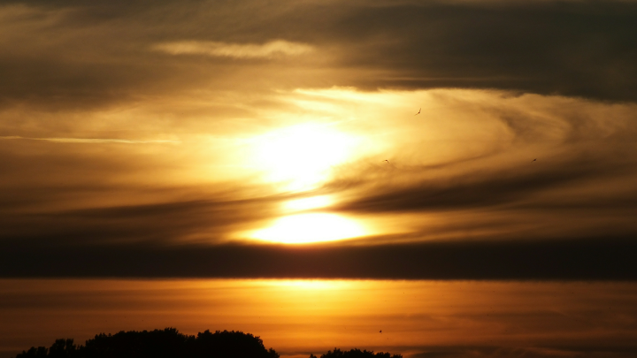 На Землю надвигается мощная магнитная буря: Учёные прогнозируют - она продолжится несколько дней