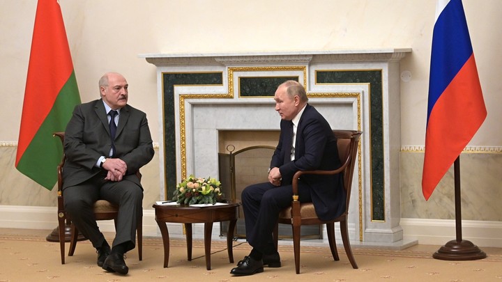 Лукашенко после переговоров с Путиным поддержал идею саммита ОДКБ по Казахстану