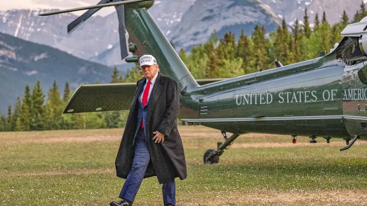 Вертолёт Трампа вынужденно сел в Великобритании