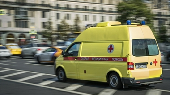 Чтобы никто не узнал правду: Коллега Пунтус дала свою версию о выпавшей модели. Дворник подтвердил