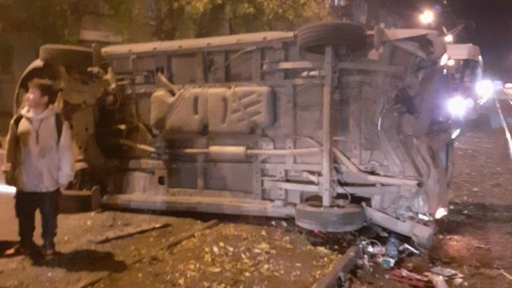 Один потерял полмашины, второй перевернулся: серьёзное ДТП в Челябинской области
