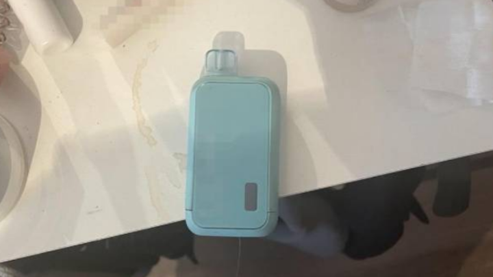 В Бурятии школьница умерла после курения вейпа