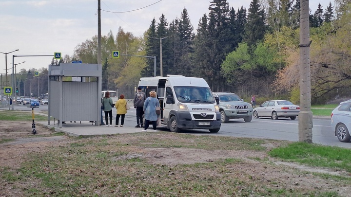 В Бердске поменяли место посадки на маршрутки до Линёво и Искитима