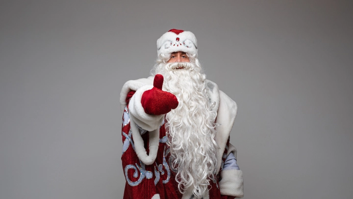 Спасибо Деду Морозу! Лишенного в детсаду подарка мальчика из Челябинска поздравили всей страной