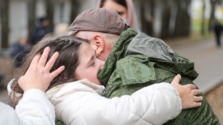 В Чувашии проводили бойцов в зону СВО после отпуска