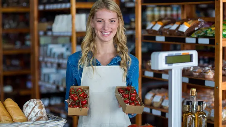 Били по России, а попали по себе: Азербайджанские товары уходят из русских магазинов. Что дальше?