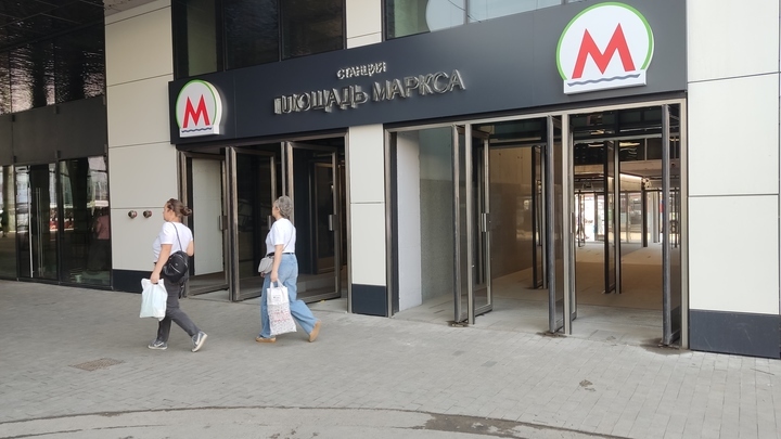 Новосибирцы пожаловались на давку в метро утром 29 сентября