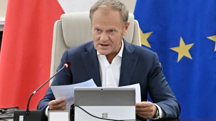 Туск сообщил, что во взрыве железнодорожной линии в Польше виноваты украинцы